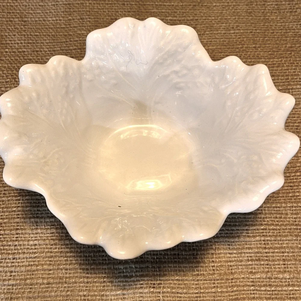 Vintage Mirimar of California Ceramic Cabbage Bowl & Leaf Set White 334 & 335 - Picture 8 of 14